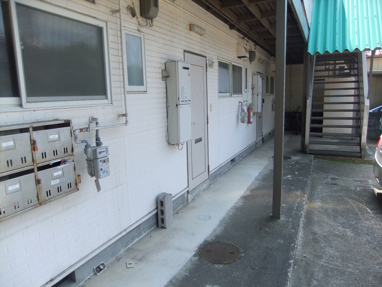 M・アベニュー 1階共用廊下