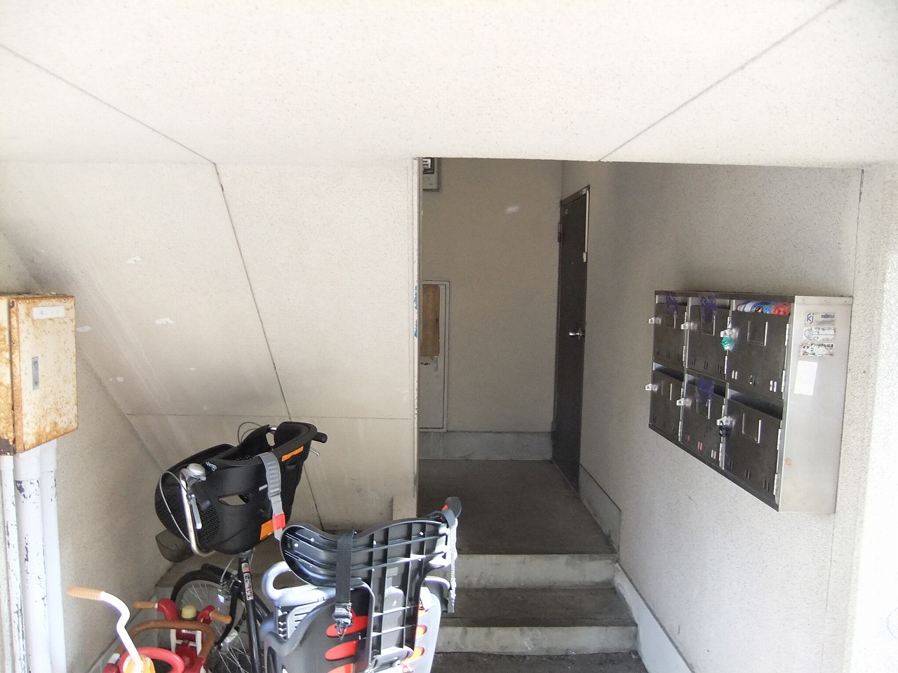 アイランドハイツ中村B エントランス