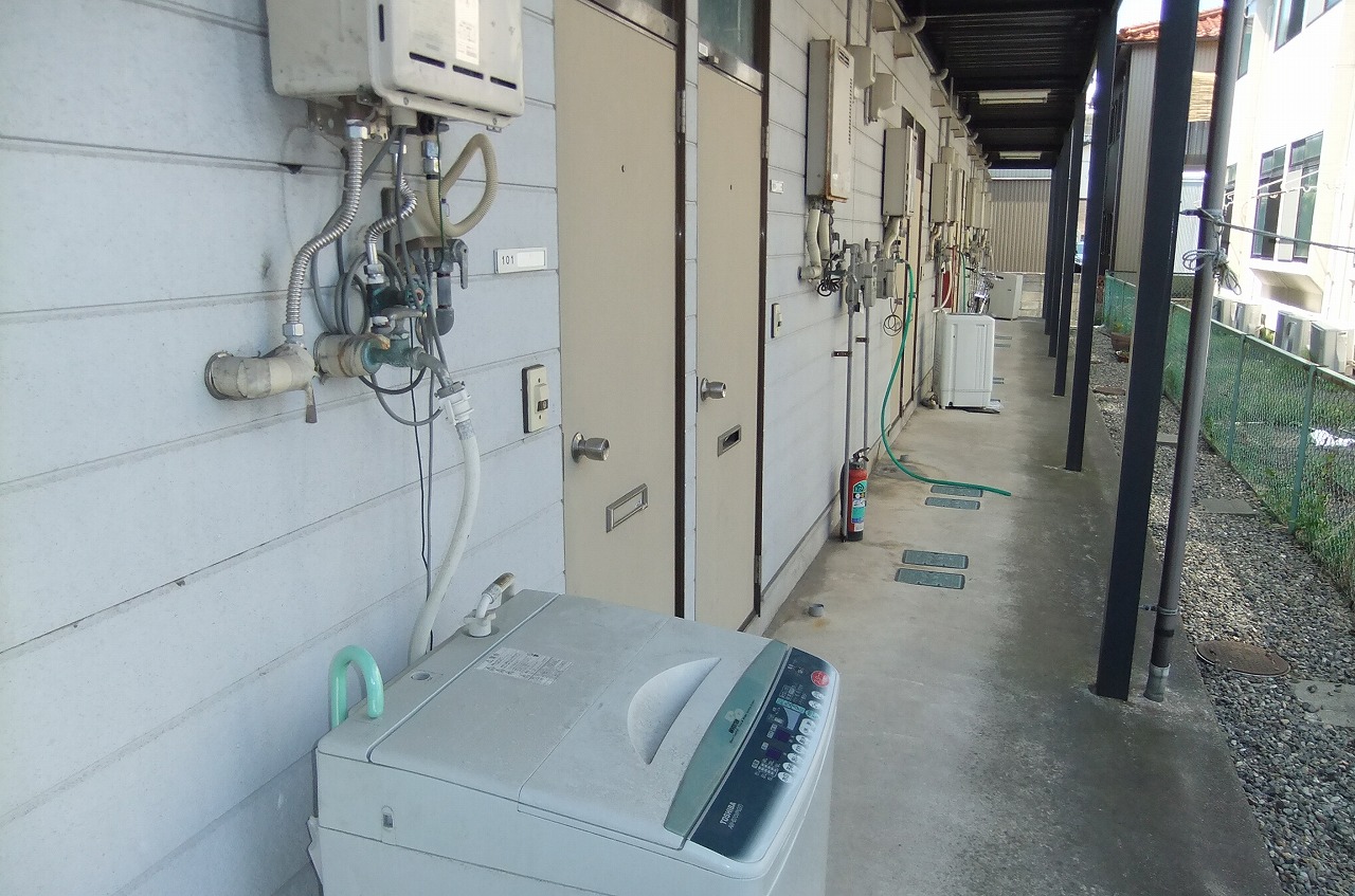 プラザ・ドゥ・マーチ 1F共用廊下