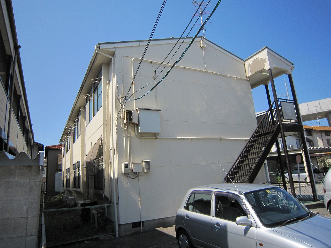 ナンバーワンハイツ 外観②