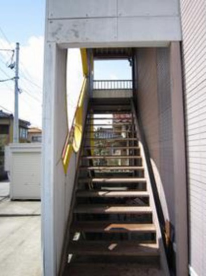 ラフォーレ泉ヶ丘 共用階段①