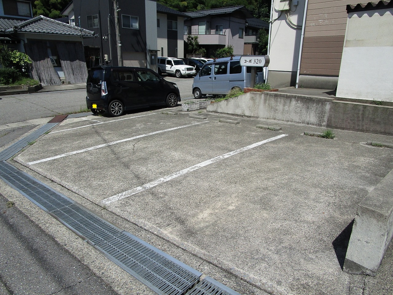 コーポ320 駐車場